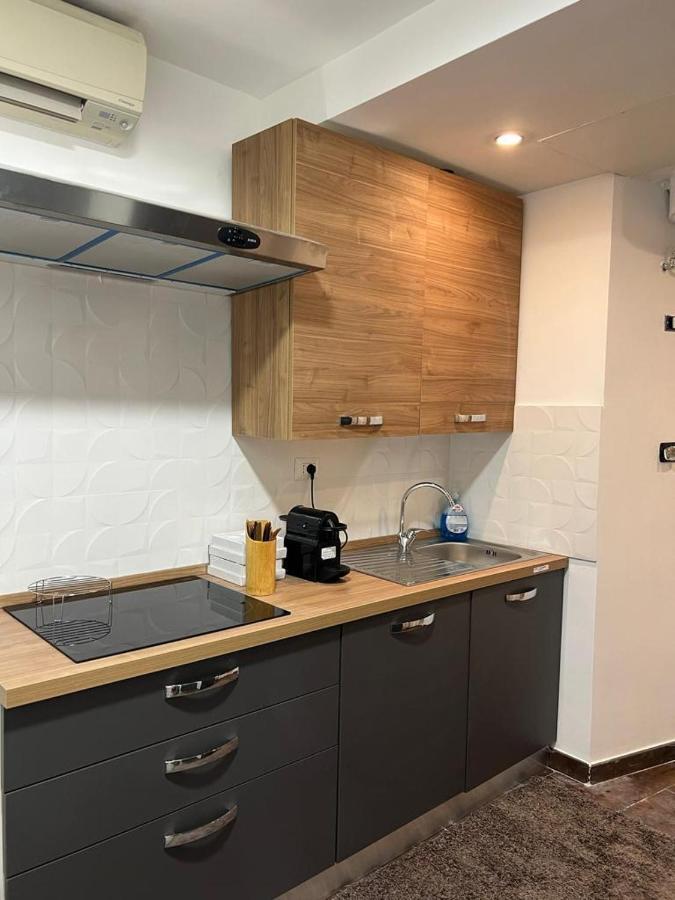 La Rosa Di Roma Colosseo Apartment ภายนอก รูปภาพ