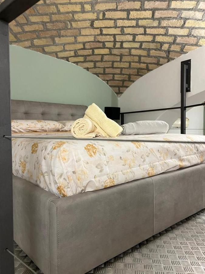 La Rosa Di Roma Colosseo Apartment ภายนอก รูปภาพ