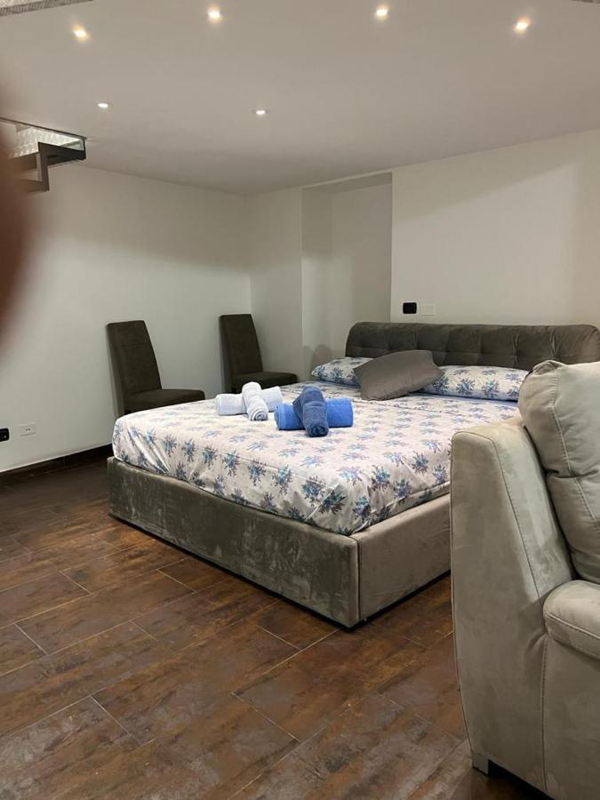 La Rosa Di Roma Colosseo Apartment ภายนอก รูปภาพ